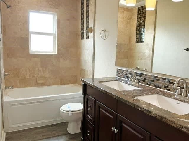 2835 Pilgrims Point Drive, Webster, TX 77598