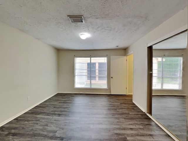2835 Pilgrims Point Drive, Webster, TX 77598