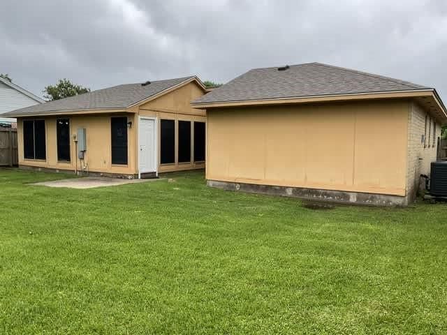 2835 Pilgrims Point Drive, Webster, TX 77598