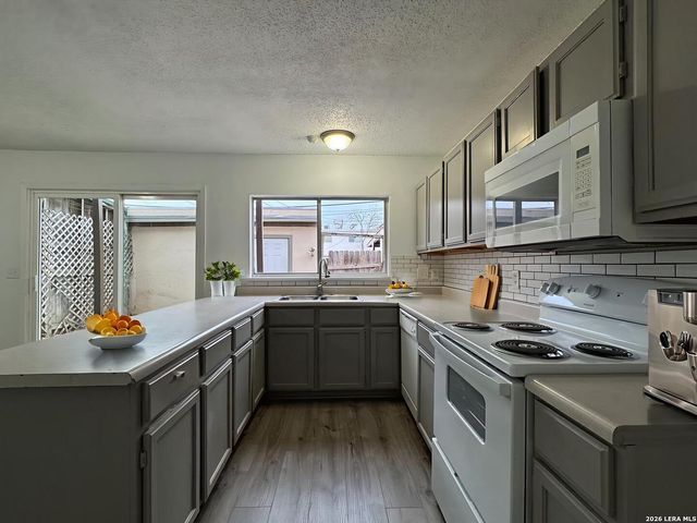 6631 Spring Hurst, San Antonio, TX 78249