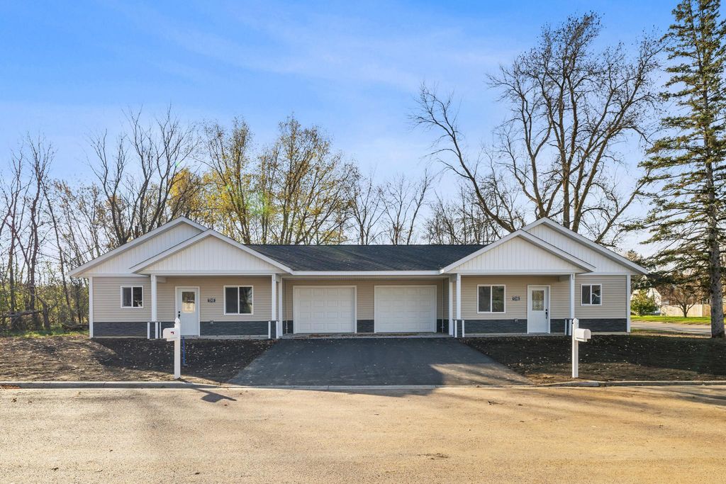 1306 Chicago Avenue, Brainerd, MN 56401