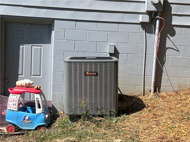 61220 Kadon Drive, New Concord, OH 43762