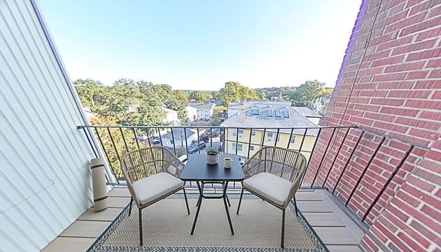2031 Commonwealth Ave 16, Boston, MA 02135