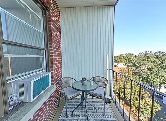 2031 Commonwealth Ave 16, Boston, MA 02135