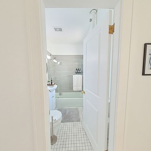 2031 Commonwealth Ave 16, Boston, MA 02135
