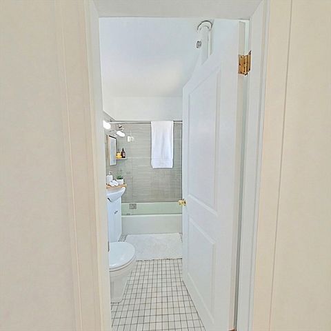 2031 Commonwealth Ave 16, Boston, MA 02135