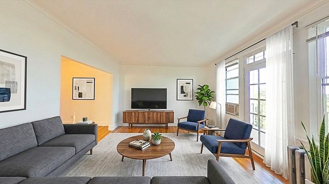 2031 Commonwealth Ave 16, Boston, MA 02135