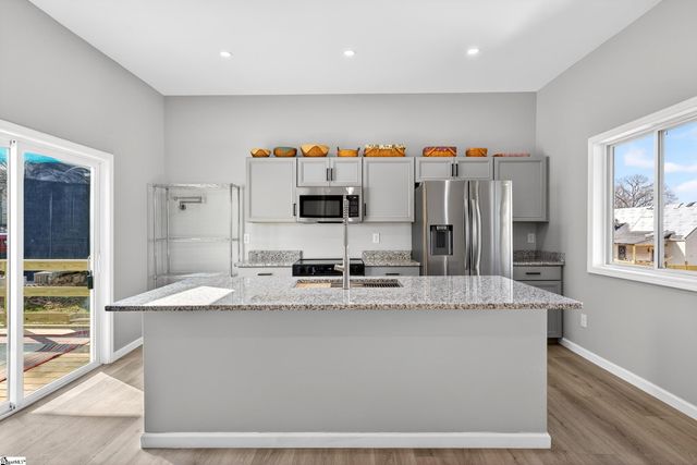 35 Henry Street, Greenville, SC 29605