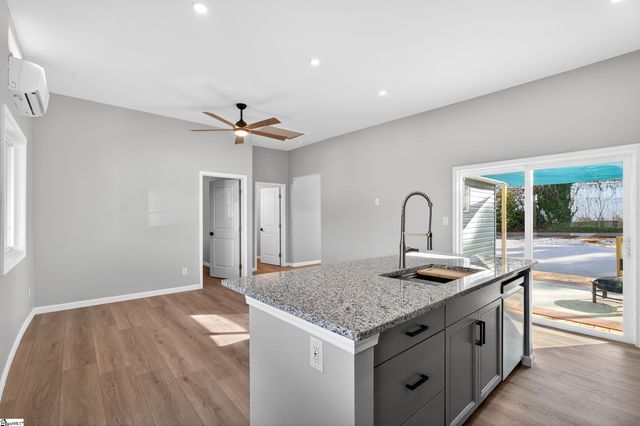 35 Henry Street, Greenville, SC 29605