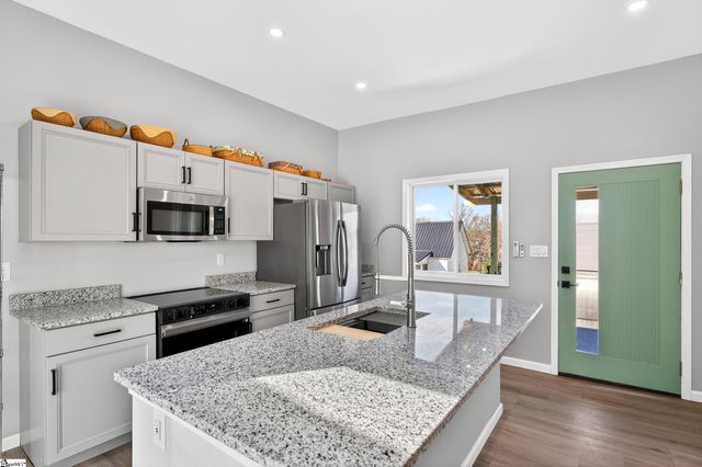 35 Henry Street, Greenville, SC 29605