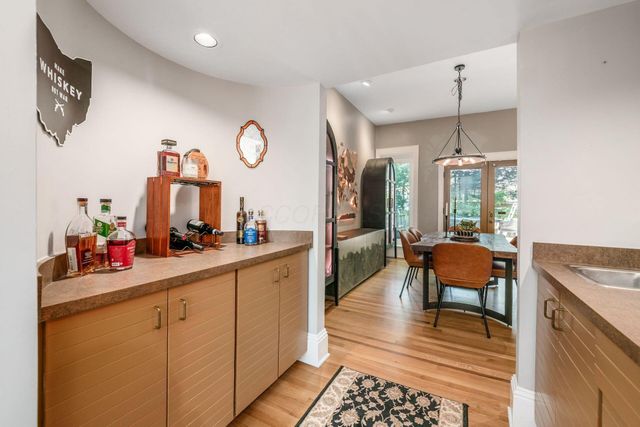 406 W 6th Avenue, Columbus, OH 43201