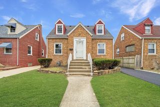 1925 S 22nd Avenue, Maywood, IL 60153