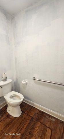 2409 W Hirsch Street, Chicago, IL 60622