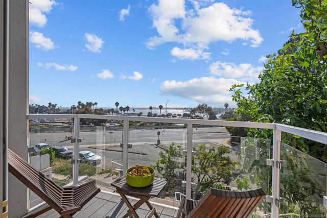 2885 McGraw St, San Diego, CA 92117