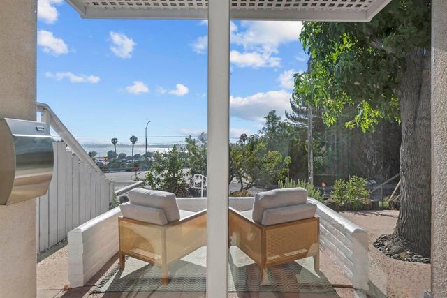 2885 McGraw St, San Diego, CA 92117