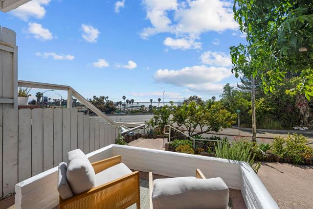2885 McGraw St, San Diego, CA 92117