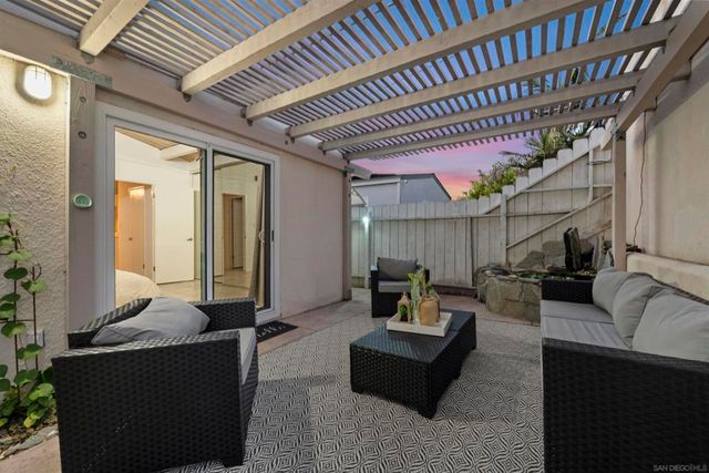 2885 McGraw St, San Diego, CA 92117