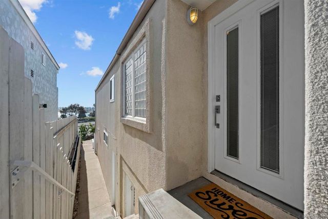 2885 McGraw St, San Diego, CA 92117