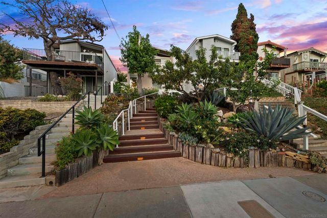 2885 McGraw St, San Diego, CA 92117