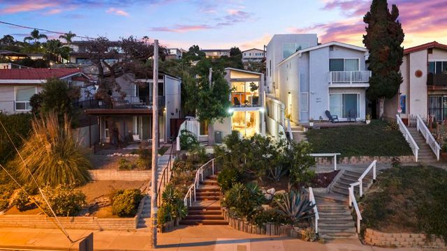 2885 McGraw St, San Diego, CA 92117