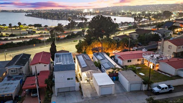 2885 McGraw St, San Diego, CA 92117