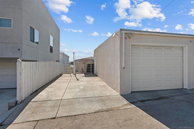 2885 McGraw St, San Diego, CA 92117
