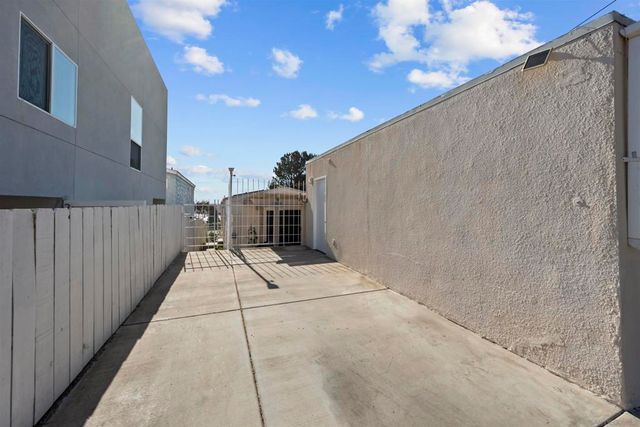 2885 McGraw St, San Diego, CA 92117