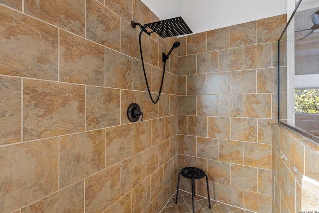 6131 Lowrie, San Antonio, TX 78239