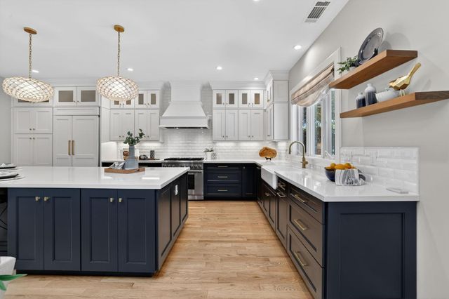 809 Figueroa St, Folsom, CA 95630