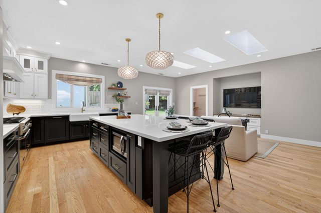 809 Figueroa St, Folsom, CA 95630