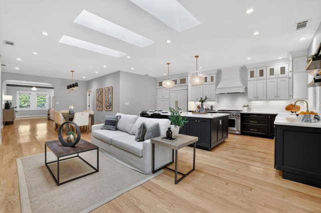 809 Figueroa St, Folsom, CA 95630