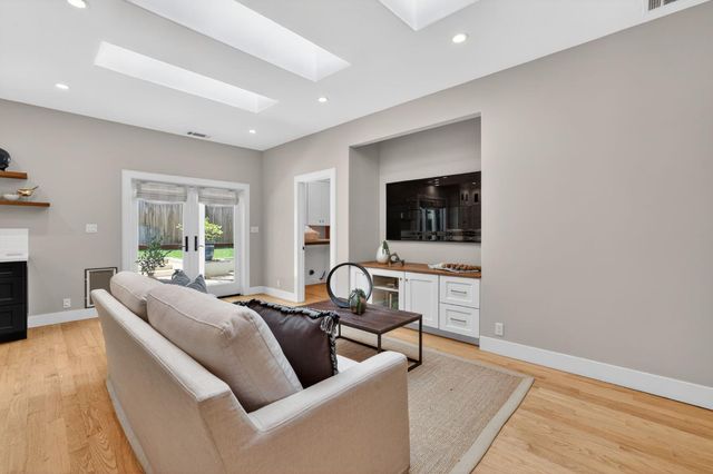 809 Figueroa St, Folsom, CA 95630