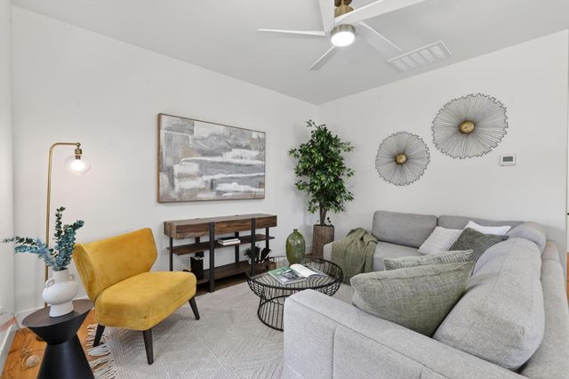 809 Figueroa St, Folsom, CA 95630