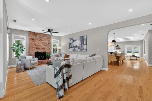 809 Figueroa St, Folsom, CA 95630