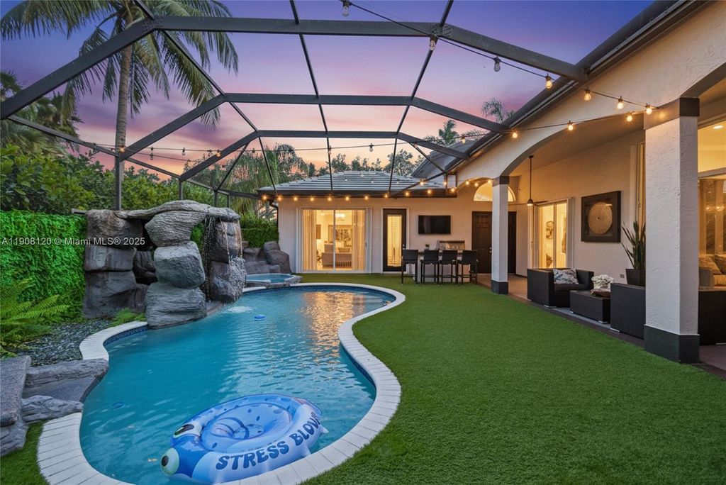 354 Mallard Rd, Weston, FL 33327