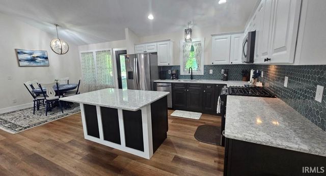 829 Spyglass Hill Drive, Bedford, IN 47421