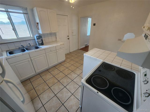 3233 N Steele Street, Denver, CO 80205