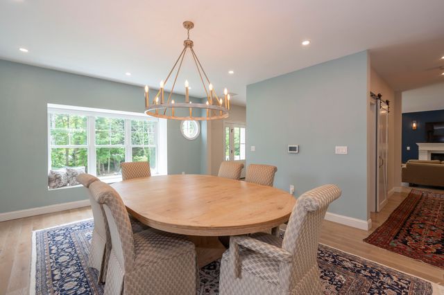 4 Leslie Street, Woods Hole, MA 02543