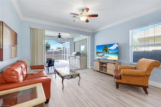 746 101st AVE N, Naples, FL 34108