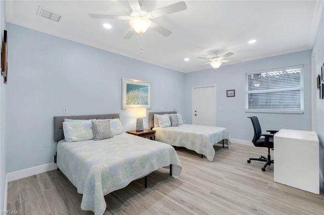 746 101st AVE N, Naples, FL 34108