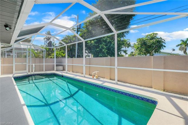 746 101st AVE N, Naples, FL 34108