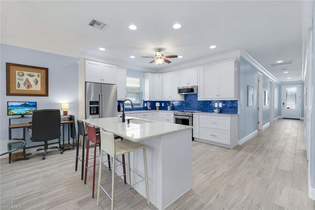 746 101st AVE N, Naples, FL 34108