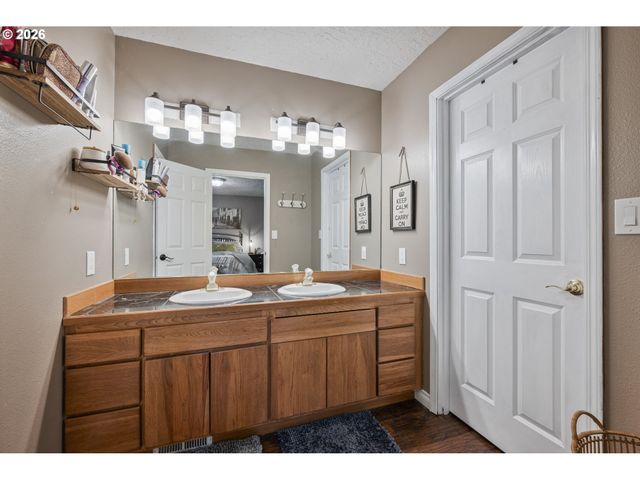 104 ROLEY Ct, Kelso, WA 98626