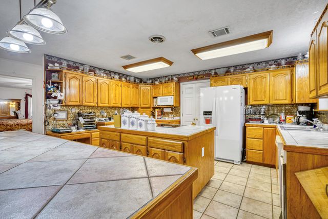 1470 Fellowship Lane, Madisonville, TX 77864