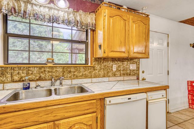 1470 Fellowship Lane, Madisonville, TX 77864