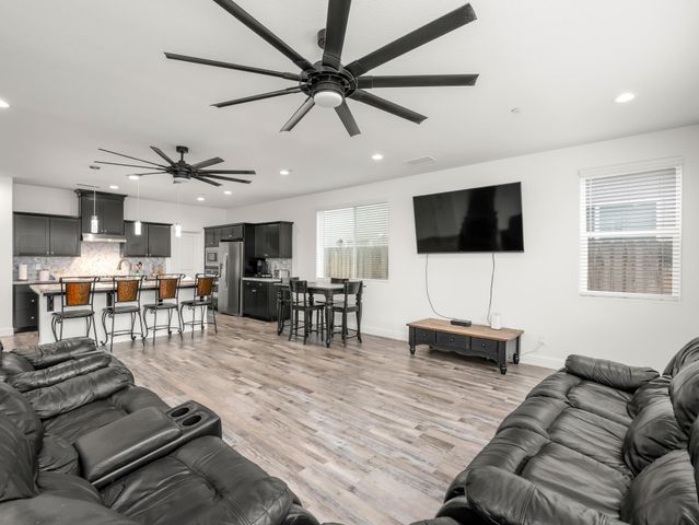 4080 San Jose Avenue, Clovis, CA 93619