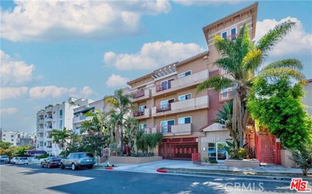 1138 S Serrano Avenue 102, Los Angeles, CA 90006