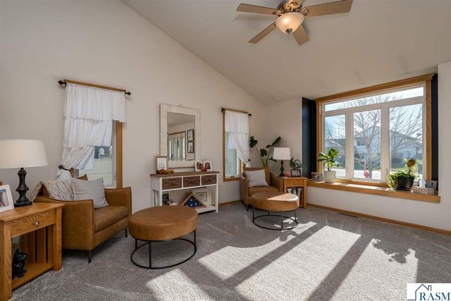 124 Lynx Lane, Mankato, MN 56001