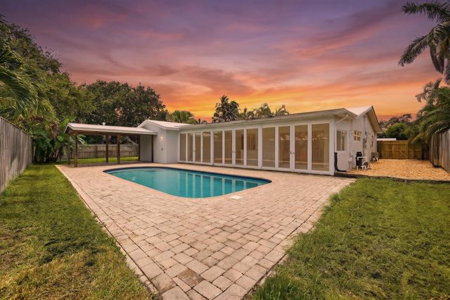 701 SW 27th Place, Boynton Beach, FL 33435