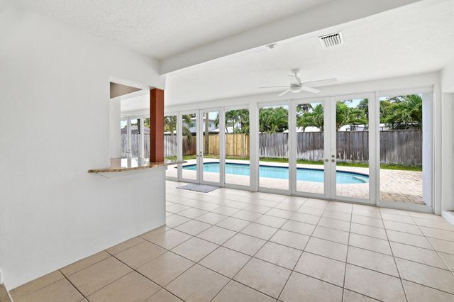 701 SW 27th Place, Boynton Beach, FL 33435